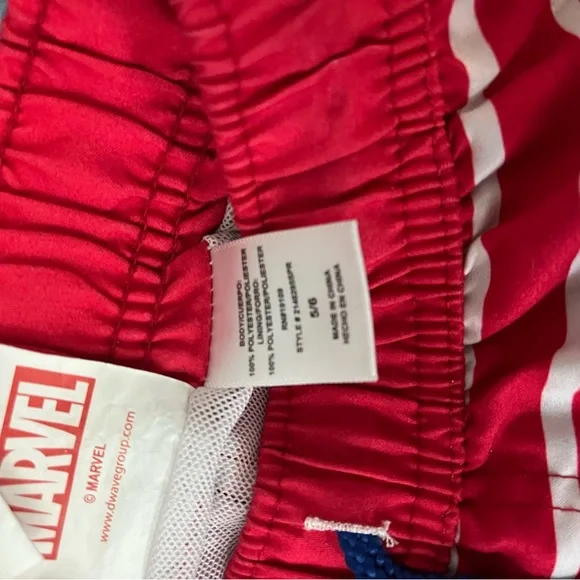 Marvel Spider-Man Swim suit set with hooded towel- boys 5/6 - Picture 7 of 8